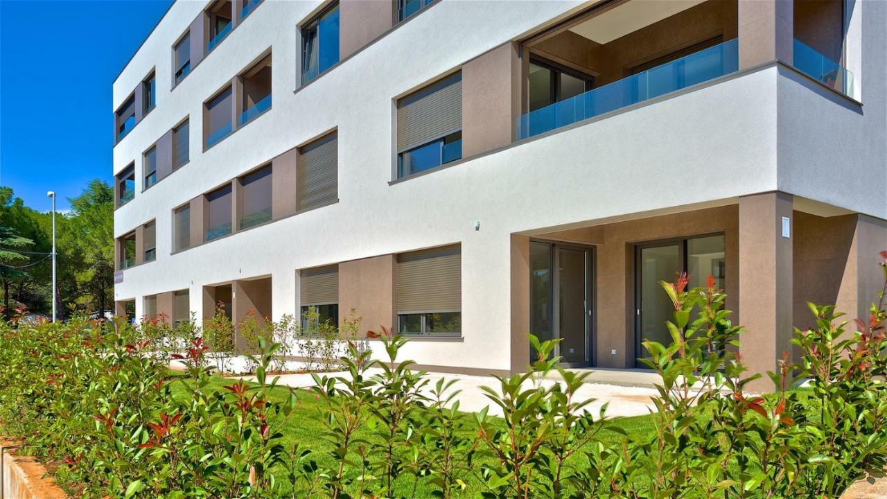 Spada Apartment 3 Bedrooms Near The Beach! Porec Exterior photo